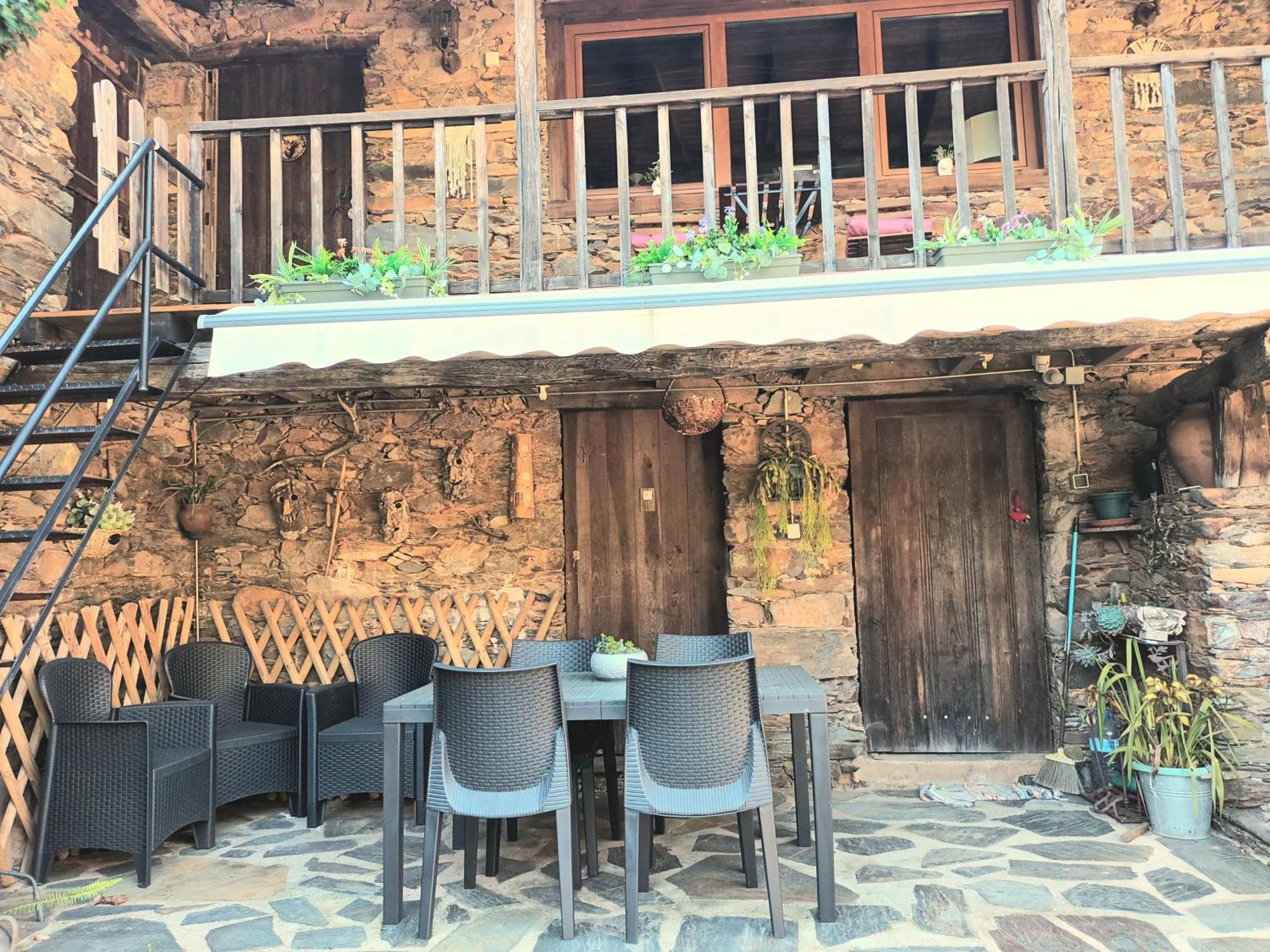 A Casa Da Natalia Guest House Cha de Alvares Luaran gambar